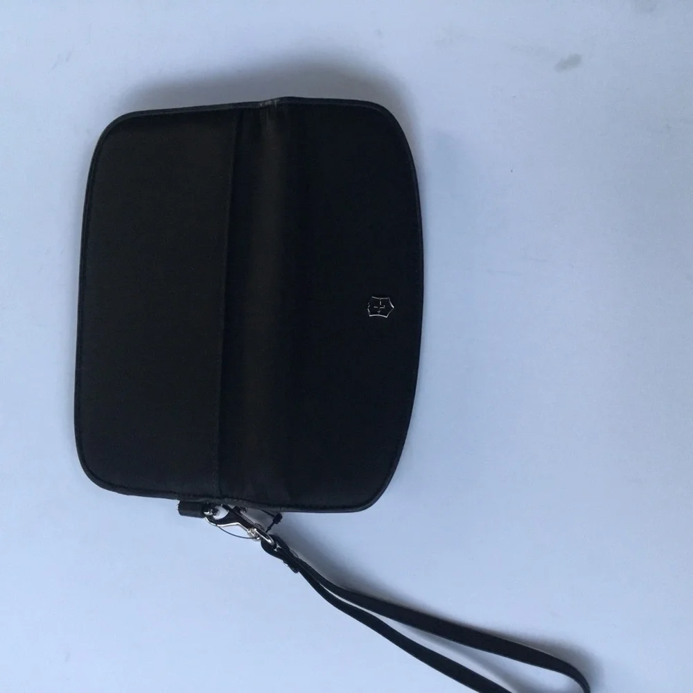 Victorinox clutch, black
